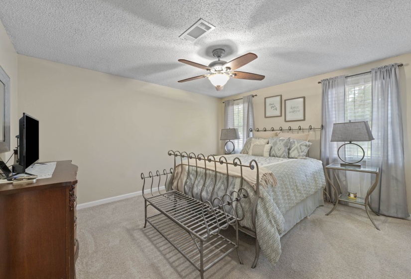 5760 MONTPELIER DR, Bartlett, Tennessee 38134, 4 Bedrooms Bedrooms, 8 Rooms Rooms,2 BathroomsBathrooms,Residential,For Sale,MONTPELIER,10224285