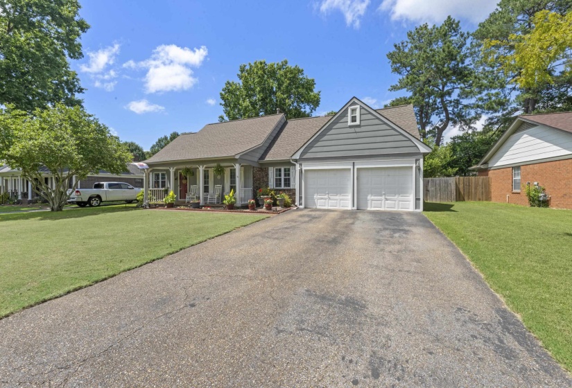 5760 MONTPELIER DR, Bartlett, Tennessee 38134, 4 Bedrooms Bedrooms, 8 Rooms Rooms,2 BathroomsBathrooms,Residential,For Sale,MONTPELIER,10224285
