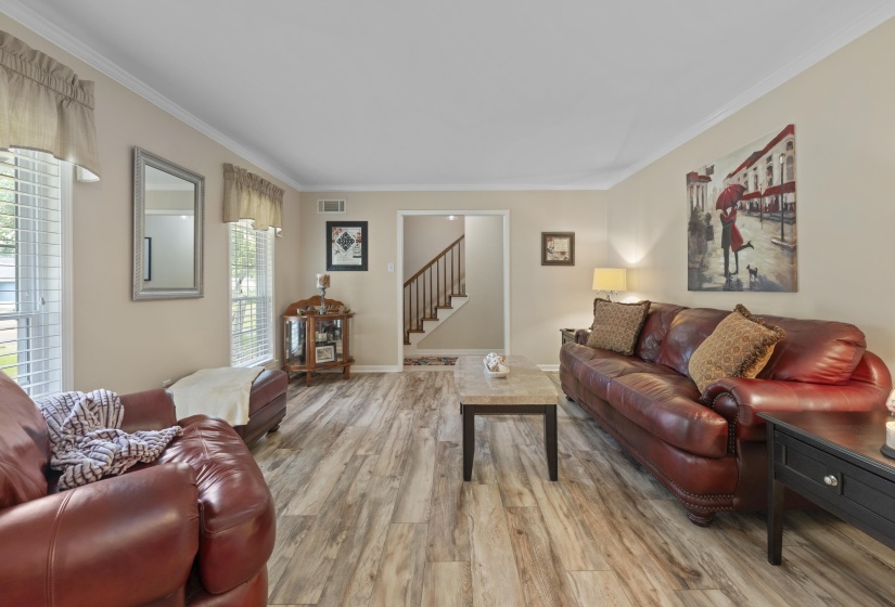 5760 MONTPELIER DR, Bartlett, Tennessee 38134, 4 Bedrooms Bedrooms, 8 Rooms Rooms,2 BathroomsBathrooms,Residential,For Sale,MONTPELIER,10224285