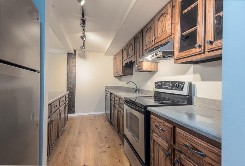 107 FRONT ST, Memphis, Tennessee 38103, 2 Bedrooms Bedrooms, 5 Rooms Rooms,1 BathroomBathrooms,Residential,For Sale,FRONT,10224292