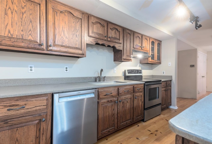 107 FRONT ST, Memphis, Tennessee 38103, 2 Bedrooms Bedrooms, 5 Rooms Rooms,1 BathroomBathrooms,Residential,For Sale,FRONT,10224292