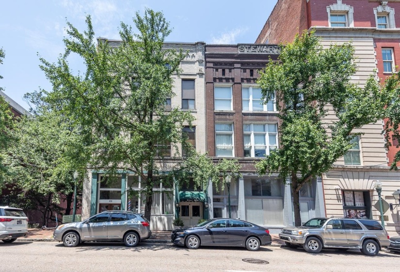 107 FRONT ST, Memphis, Tennessee 38103, 2 Bedrooms Bedrooms, 5 Rooms Rooms,1 BathroomBathrooms,Residential,For Sale,FRONT,10224292