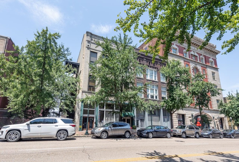 107 FRONT ST, Memphis, Tennessee 38103, 2 Bedrooms Bedrooms, 5 Rooms Rooms,1 BathroomBathrooms,Residential,For Sale,FRONT,10224292