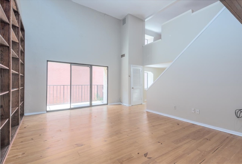 107 FRONT ST, Memphis, Tennessee 38103, 2 Bedrooms Bedrooms, 5 Rooms Rooms,1 BathroomBathrooms,Residential,For Sale,FRONT,10224292