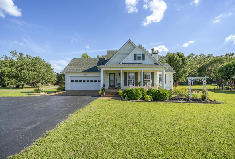 15 JH WINBORN LN, Savannah, Tennessee 38372, 3 Bedroom Bedrooms, 8 Room Rooms,2.1 BathroomBathrooms,Residential,For Sale,JH WINBORN,0,10224293