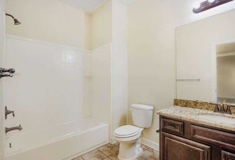 7935 COUNTRY LAKE DR, Bartlett, Tennessee 38133, 5 Bedroom Bedrooms, 8 Room Rooms,3 BathroomBathrooms,Residential,For Sale,COUNTRY LAKE,0,10224294
