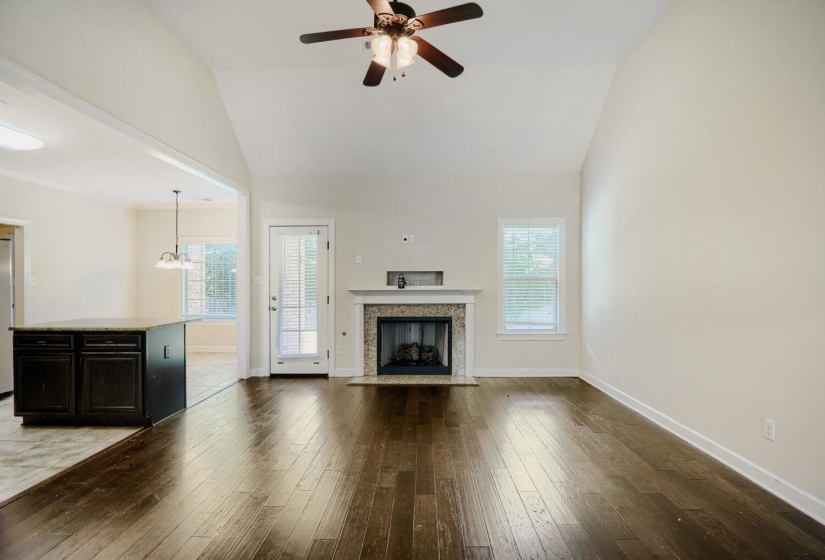 7935 COUNTRY LAKE DR, Bartlett, Tennessee 38133, 5 Bedroom Bedrooms, 8 Room Rooms,3 BathroomBathrooms,Residential,For Sale,COUNTRY LAKE,0,10224294