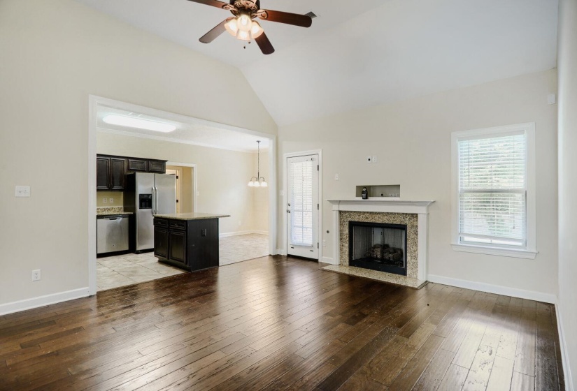 7935 COUNTRY LAKE DR, Bartlett, Tennessee 38133, 5 Bedroom Bedrooms, 8 Room Rooms,3 BathroomBathrooms,Residential,For Sale,COUNTRY LAKE,0,10224294