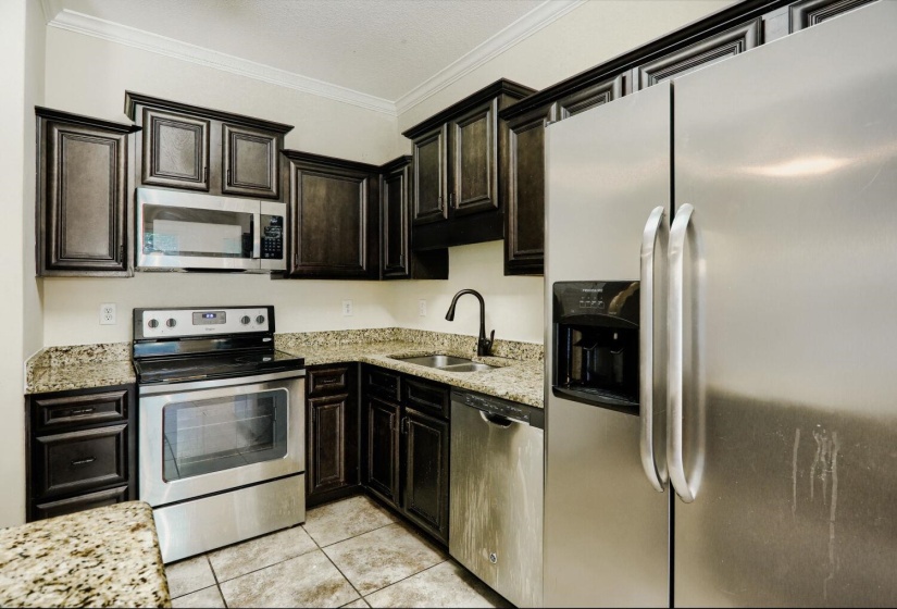 7935 COUNTRY LAKE DR, Bartlett, Tennessee 38133, 5 Bedroom Bedrooms, 8 Room Rooms,3 BathroomBathrooms,Residential,For Sale,COUNTRY LAKE,0,10224294
