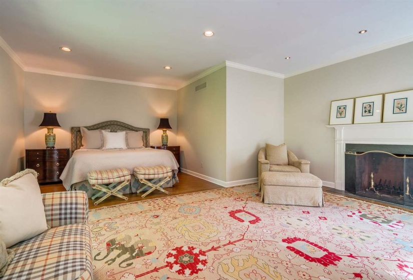 5711 SHADY GROVE RD, Memphis, Tennessee 38120, 5 Bedrooms Bedrooms, 9 Rooms Rooms,3.3 BathroomsBathrooms,Rental Properties,For Sale,SHADY GROVE,10224304