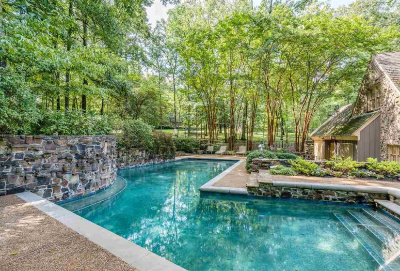 5711 SHADY GROVE RD, Memphis, Tennessee 38120, 5 Bedrooms Bedrooms, 9 Rooms Rooms,3.3 BathroomsBathrooms,Rental Properties,For Sale,SHADY GROVE,10224304