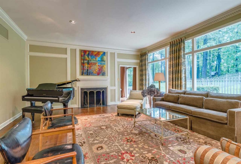 5711 SHADY GROVE RD, Memphis, Tennessee 38120, 5 Bedrooms Bedrooms, 9 Rooms Rooms,3.3 BathroomsBathrooms,Rental Properties,For Sale,SHADY GROVE,10224304