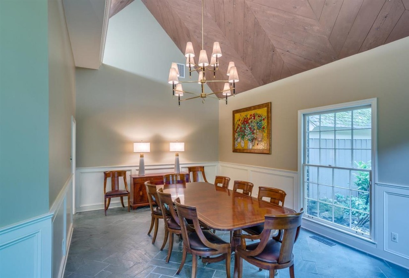 5711 SHADY GROVE RD, Memphis, Tennessee 38120, 5 Bedrooms Bedrooms, 9 Rooms Rooms,3.3 BathroomsBathrooms,Rental Properties,For Sale,SHADY GROVE,10224304