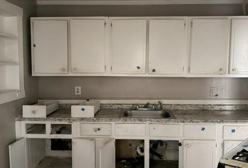 2170 HILLSIDE AVE, Memphis, Tennessee 38127, 3 Bedrooms Bedrooms, 5 Rooms Rooms,2 BathroomsBathrooms,Residential,For Sale,HILLSIDE,10224296