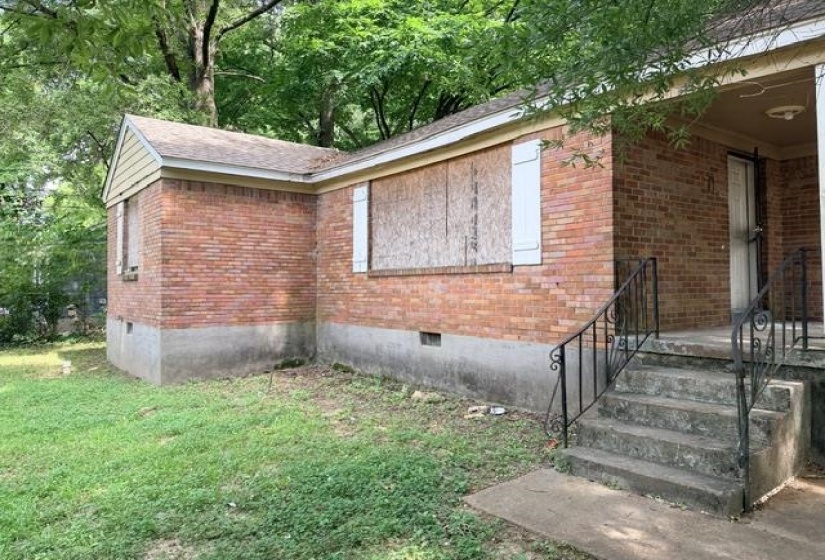 529 SHELBY DR, Memphis, Tennessee 38109, 2 Bedrooms Bedrooms, 5 Rooms Rooms,1 BathroomBathrooms,Residential,For Sale,SHELBY,10224297