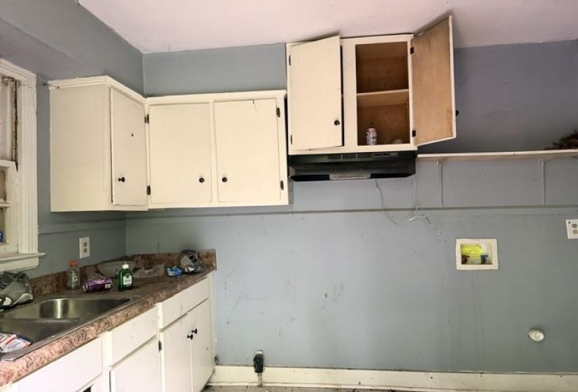 529 SHELBY DR, Memphis, Tennessee 38109, 2 Bedrooms Bedrooms, 5 Rooms Rooms,1 BathroomBathrooms,Residential,For Sale,SHELBY,10224297