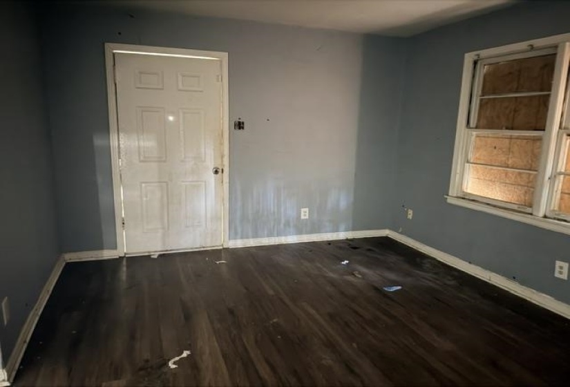 529 SHELBY DR, Memphis, Tennessee 38109, 2 Bedrooms Bedrooms, 5 Rooms Rooms,1 BathroomBathrooms,Residential,For Sale,SHELBY,10224297