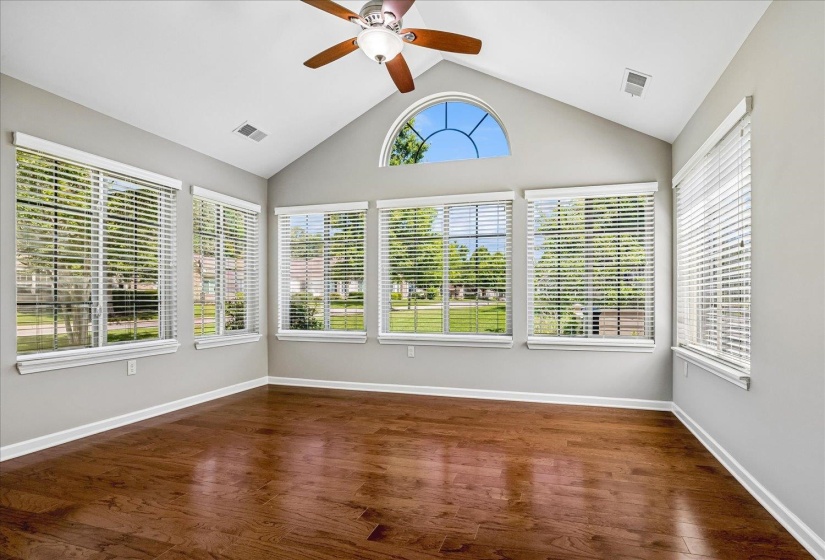 1616 SOUTHFIELD CIR, Memphis, Tennessee 38016, 2 Bedrooms Bedrooms, 7 Rooms Rooms,2 BathroomsBathrooms,Residential,For Sale,SOUTHFIELD,10224298