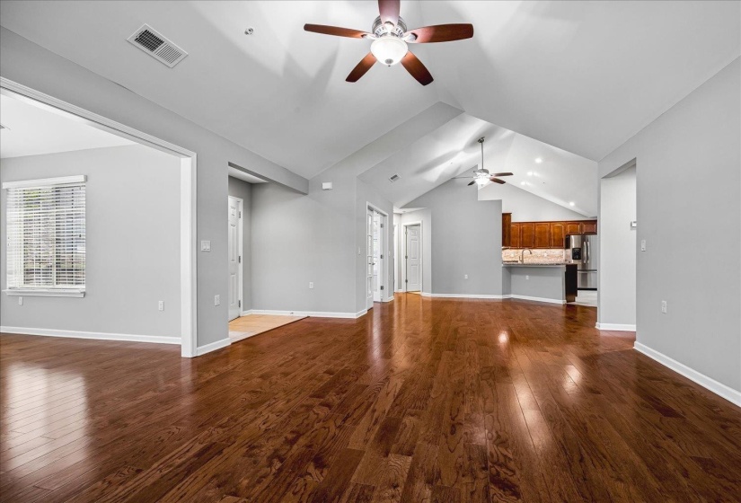 1616 SOUTHFIELD CIR, Memphis, Tennessee 38016, 2 Bedrooms Bedrooms, 7 Rooms Rooms,2 BathroomsBathrooms,Residential,For Sale,SOUTHFIELD,10224298