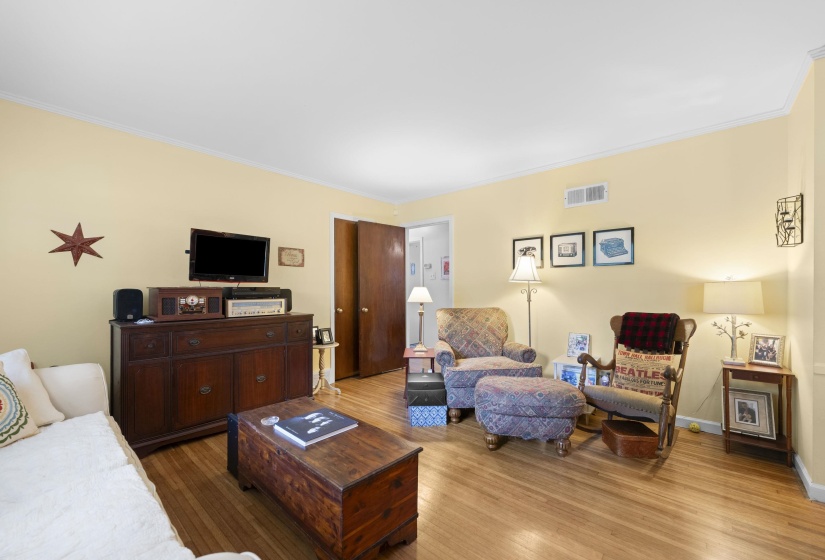 1563 MARCIA RD, Memphis, Tennessee 38117, 3 Bedrooms Bedrooms, 6 Rooms Rooms,1 BathroomBathrooms,Residential,For Sale,MARCIA,10224302