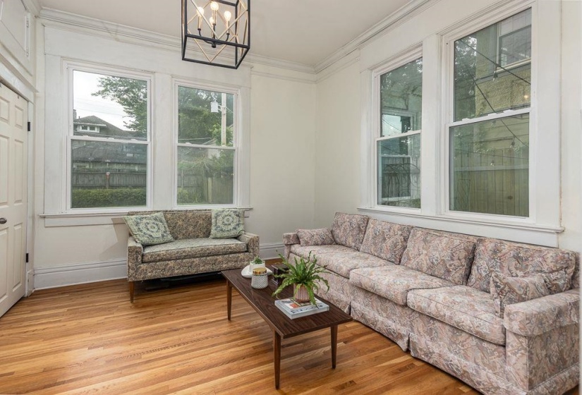 8 EVERGREEN ST, Memphis, Tennessee 38104, 4 Bedrooms Bedrooms, 9 Rooms Rooms,2.1 BathroomsBathrooms,Residential,For Sale,EVERGREEN,10224306