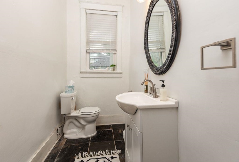 8 EVERGREEN ST, Memphis, Tennessee 38104, 4 Bedrooms Bedrooms, 9 Rooms Rooms,2.1 BathroomsBathrooms,Residential,For Sale,EVERGREEN,10224306