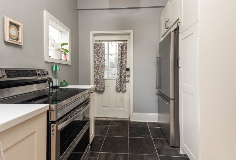 8 EVERGREEN ST, Memphis, Tennessee 38104, 4 Bedrooms Bedrooms, 9 Rooms Rooms,2.1 BathroomsBathrooms,Residential,For Sale,EVERGREEN,10224306