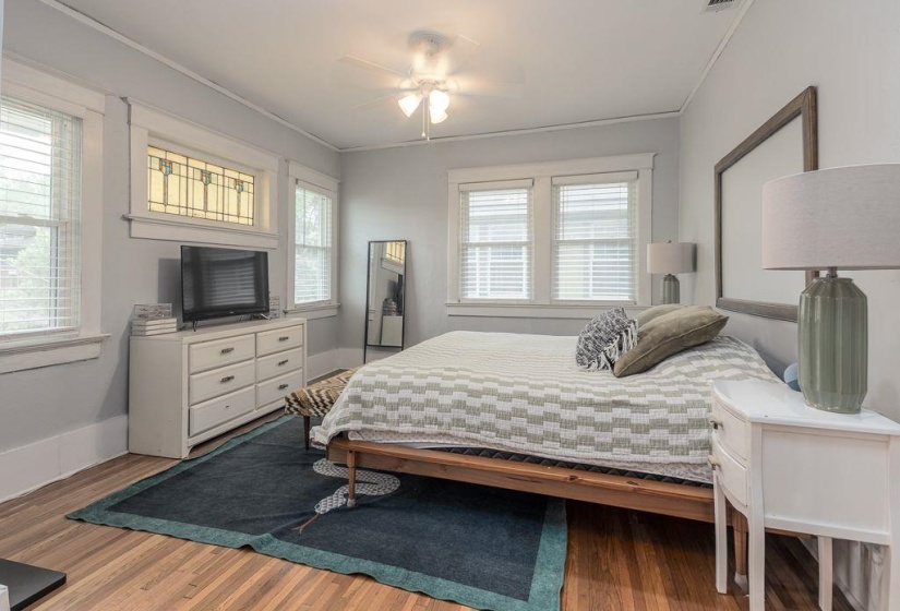 8 EVERGREEN ST, Memphis, Tennessee 38104, 4 Bedrooms Bedrooms, 9 Rooms Rooms,2.1 BathroomsBathrooms,Residential,For Sale,EVERGREEN,10224306