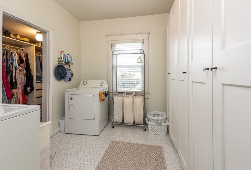 8 EVERGREEN ST, Memphis, Tennessee 38104, 4 Bedrooms Bedrooms, 9 Rooms Rooms,2.1 BathroomsBathrooms,Residential,For Sale,EVERGREEN,10224306