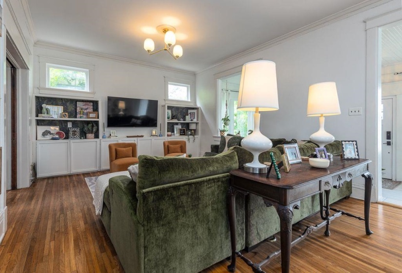 8 EVERGREEN ST, Memphis, Tennessee 38104, 4 Bedrooms Bedrooms, 9 Rooms Rooms,2.1 BathroomsBathrooms,Residential,For Sale,EVERGREEN,10224306
