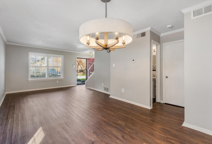 529 PEABODY SQ, Memphis, Tennessee 38104, 2 Bedrooms Bedrooms, 5 Rooms Rooms,1.2 BathroomsBathrooms,Residential,For Sale,PEABODY,10224312
