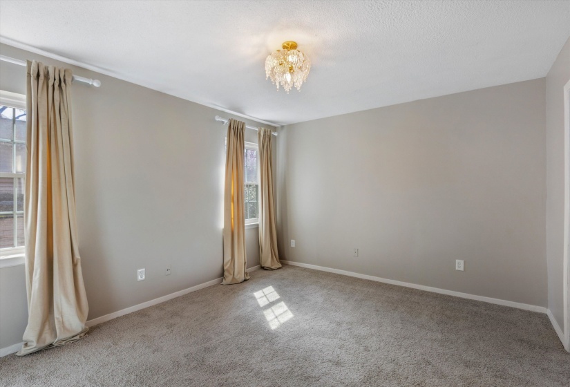 529 PEABODY SQ, Memphis, Tennessee 38104, 2 Bedrooms Bedrooms, 5 Rooms Rooms,1.2 BathroomsBathrooms,Residential,For Sale,PEABODY,10224312