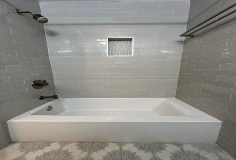 529 PEABODY SQ, Memphis, Tennessee 38104, 2 Bedrooms Bedrooms, 5 Rooms Rooms,1.2 BathroomsBathrooms,Residential,For Sale,PEABODY,10224312