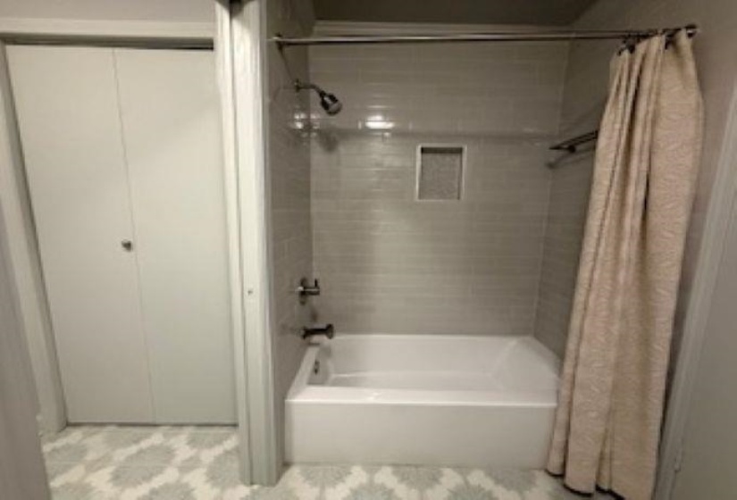 529 PEABODY SQ, Memphis, Tennessee 38104, 2 Bedrooms Bedrooms, 5 Rooms Rooms,1.2 BathroomsBathrooms,Residential,For Sale,PEABODY,10224312