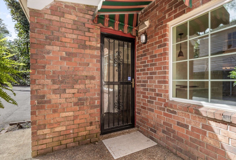 529 PEABODY SQ, Memphis, Tennessee 38104, 2 Bedrooms Bedrooms, 5 Rooms Rooms,1.2 BathroomsBathrooms,Residential,For Sale,PEABODY,10224312