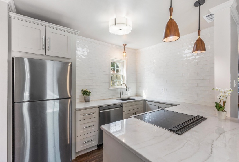 529 PEABODY SQ, Memphis, Tennessee 38104, 2 Bedrooms Bedrooms, 5 Rooms Rooms,1.2 BathroomsBathrooms,Residential,For Sale,PEABODY,10224312