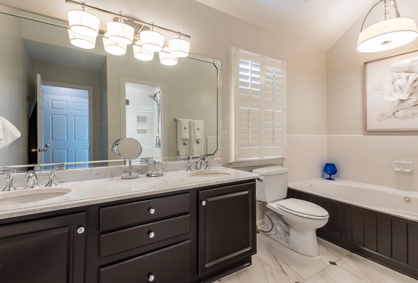 1014 HARBOR BEND CIR, Memphis, Tennessee 38103, 3 Bedrooms Bedrooms, 5 Rooms Rooms,3 BathroomsBathrooms,Residential,For Sale,HARBOR BEND,10224315