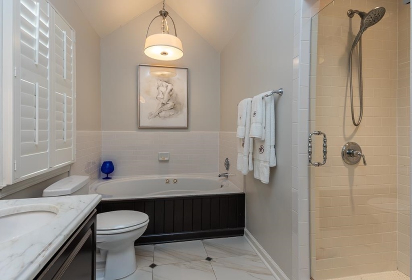 1014 HARBOR BEND CIR, Memphis, Tennessee 38103, 3 Bedrooms Bedrooms, 5 Rooms Rooms,3 BathroomsBathrooms,Residential,For Sale,HARBOR BEND,10224315