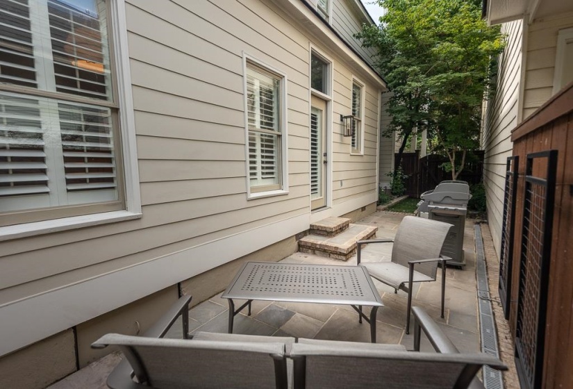 1014 HARBOR BEND CIR, Memphis, Tennessee 38103, 3 Bedrooms Bedrooms, 5 Rooms Rooms,3 BathroomsBathrooms,Residential,For Sale,HARBOR BEND,10224315