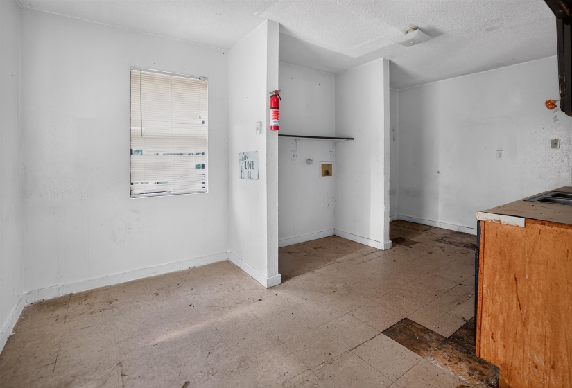 3795 BLACK FORREST DR, Memphis, Tennessee 38128, 3 Bedrooms Bedrooms, 7 Rooms Rooms,2 BathroomsBathrooms,Residential,For Sale,BLACK FORREST,10224318