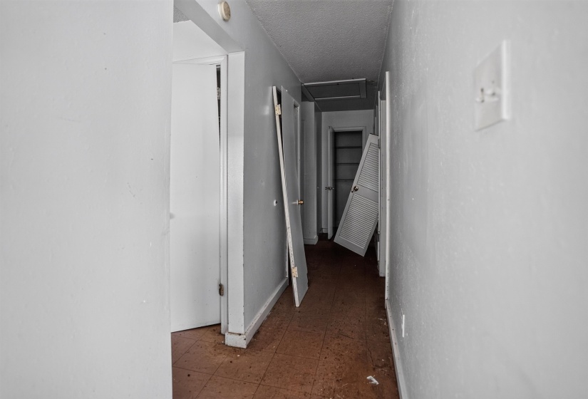 3795 BLACK FORREST DR, Memphis, Tennessee 38128, 3 Bedrooms Bedrooms, 7 Rooms Rooms,2 BathroomsBathrooms,Residential,For Sale,BLACK FORREST,10224318