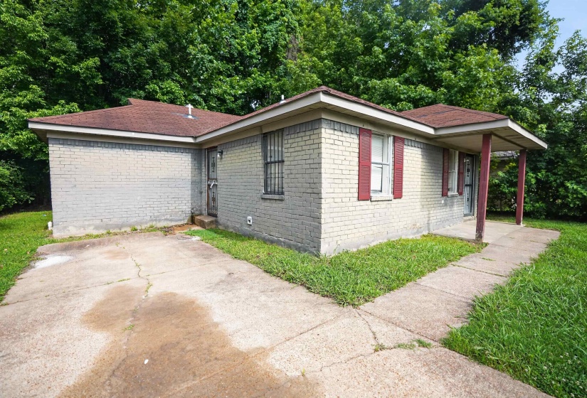 3795 BLACK FORREST DR, Memphis, Tennessee 38128, 3 Bedrooms Bedrooms, 7 Rooms Rooms,2 BathroomsBathrooms,Residential,For Sale,BLACK FORREST,10224318