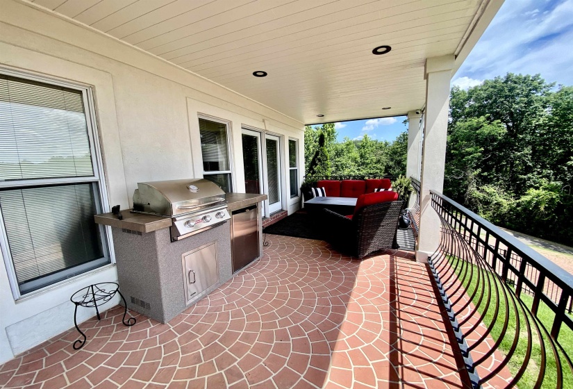 155 TIDEWATER PT, Savannah, Tennessee 38372, 4 Bedroom Bedrooms, 8 Room Rooms,3.1 BathroomBathrooms,Residential,For Sale,TIDEWATER,0,10224321