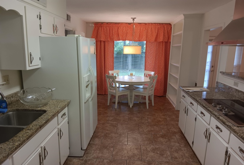 2143 EXETER PL, Memphis, Tennessee 38016, 4 Bedroom Bedrooms, 8 Room Rooms,2 BathroomBathrooms,Residential,For Sale,EXETER,0,10224332