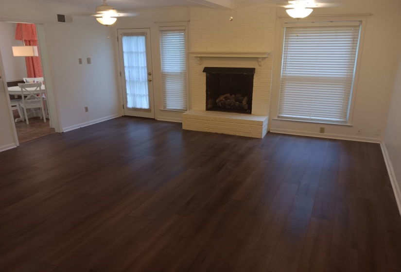 2143 EXETER PL, Memphis, Tennessee 38016, 4 Bedroom Bedrooms, 8 Room Rooms,2 BathroomBathrooms,Residential,For Sale,EXETER,0,10224332