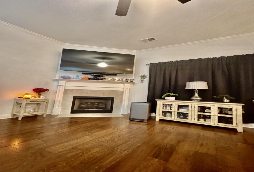 195 LAUREL GLEN DR, Oakland, Tennessee 38060, 5 Bedrooms Bedrooms, 8 Rooms Rooms,3 BathroomsBathrooms,Residential,For Sale,LAUREL GLEN,10224335