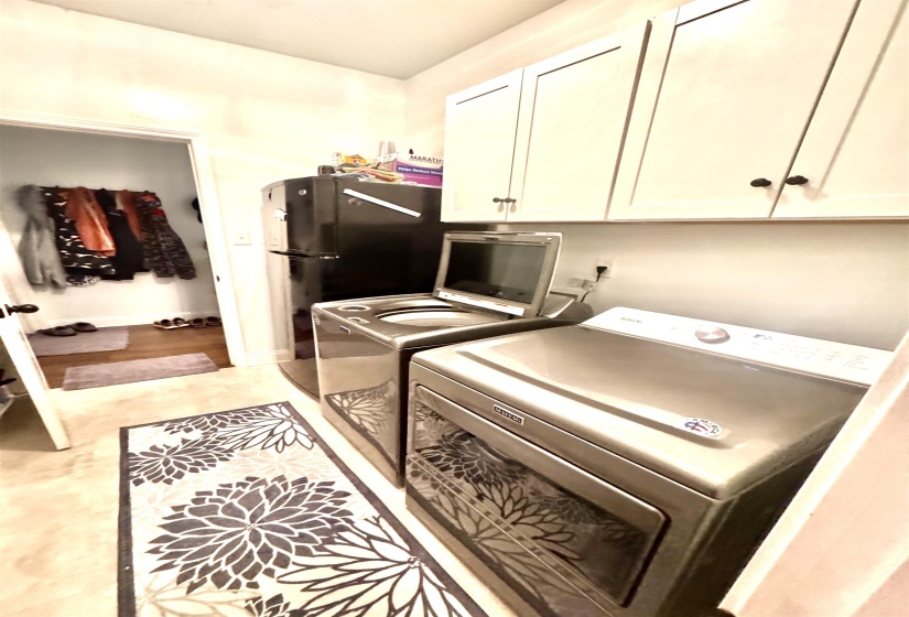 195 LAUREL GLEN DR, Oakland, Tennessee 38060, 5 Bedrooms Bedrooms, 8 Rooms Rooms,3 BathroomsBathrooms,Residential,For Sale,LAUREL GLEN,10224335