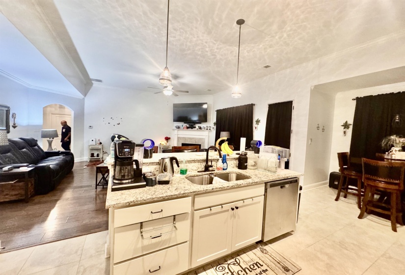 195 LAUREL GLEN DR, Oakland, Tennessee 38060, 5 Bedrooms Bedrooms, 8 Rooms Rooms,3 BathroomsBathrooms,Residential,For Sale,LAUREL GLEN,10224335