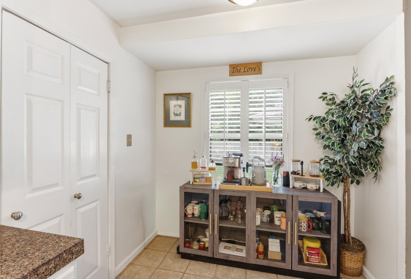 1614 STERLING DR, Memphis, Tennessee 38119, 4 Bedroom Bedrooms, 7 Room Rooms,1.1 BathroomBathrooms,Residential,For Sale,STERLING,0,10224359