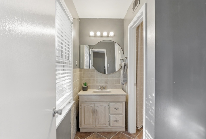 1614 STERLING DR, Memphis, Tennessee 38119, 4 Bedroom Bedrooms, 7 Room Rooms,1.1 BathroomBathrooms,Residential,For Sale,STERLING,0,10224359